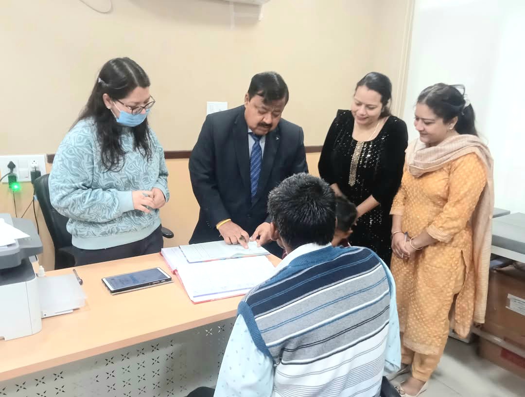 ਸਿਵਲ ਸਰਜਨ ਡਾ. ਪਵਨ ਕੁਮਾਰ ਸ਼ਗੋਤਰਾ ਨੇ ਕੀਤਾ ਵੱਖ-ਵੱਖ ਅਰਬਨ ਆਯੂਸ਼ਮਾਨ ਆਰੋਗਿਆ ਕੇੰਦਰਾਂ ਦਾ ਦੌਰਾ